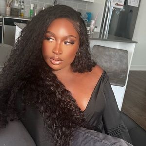 Meet your Posher, Helga